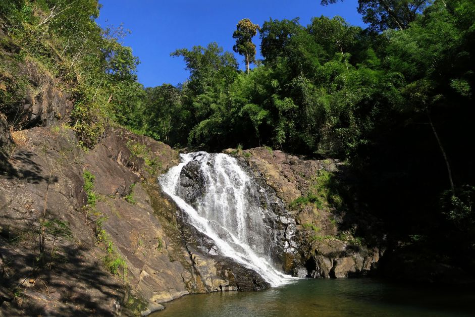 waterfall in banlung. cambodia tour