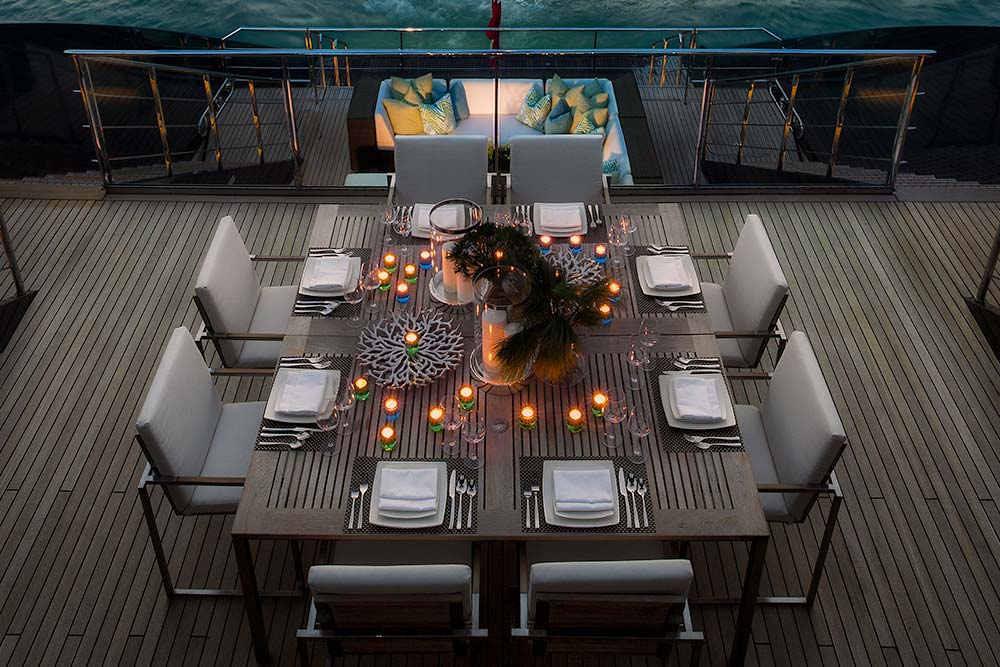 dining at Thailand luxury yacht tour