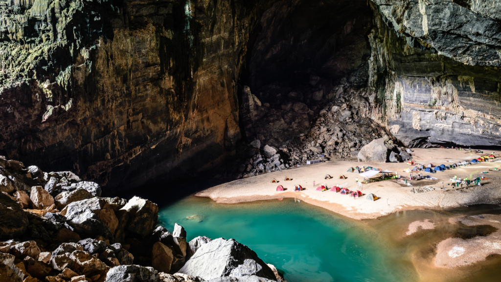 Hang En Cave - Quang Binh - Vietnam tour