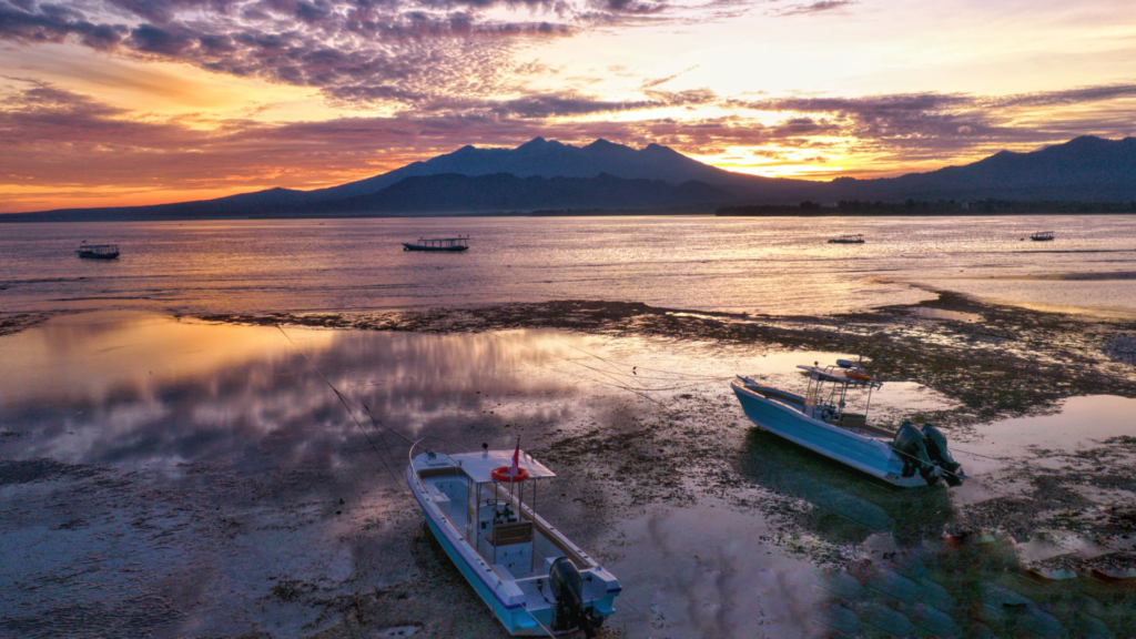  Gili Air offers stunning sunsets with views of Bali’s Mount Agung in the distance.