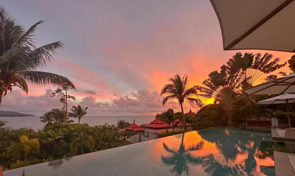 Infinity pool sunset view over the Gulf of Thailand at a luxury Koh Samui resort — Discovery DMC Thailand travel designer for travel advisors
