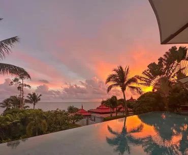 Infinity pool sunset view over the Gulf of Thailand at a luxury Koh Samui resort — Discovery DMC Thailand travel designer for travel advisors