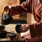 Private Japanese tea ceremony with a cast-iron tetsubin teapot – high-end local experiences in Asia
