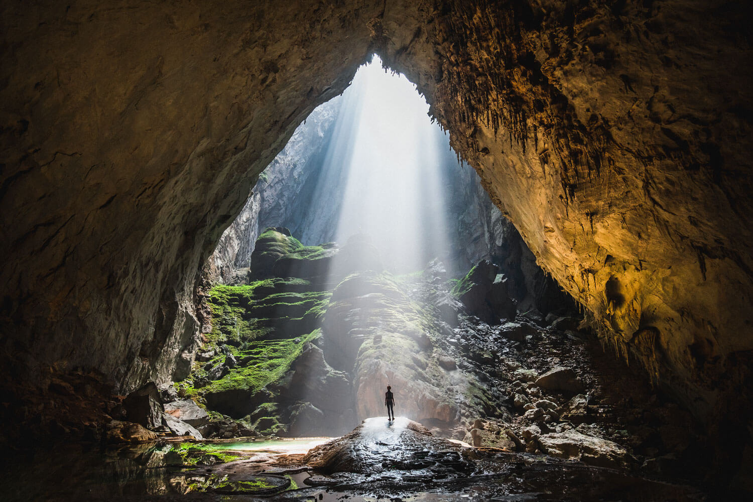 Son-Doong cave tour Vietnam