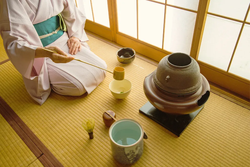 Traditional Japanese Tea Ceremony (Chanoyu). A serene cultural experience that defines luxury Japan travel and is included in custom Japan holidays and Japan tours by a Japan dmc.